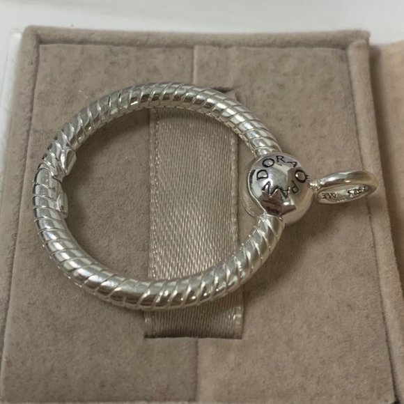 Pandora Moments Small O Pendant - Picture 3 of 5